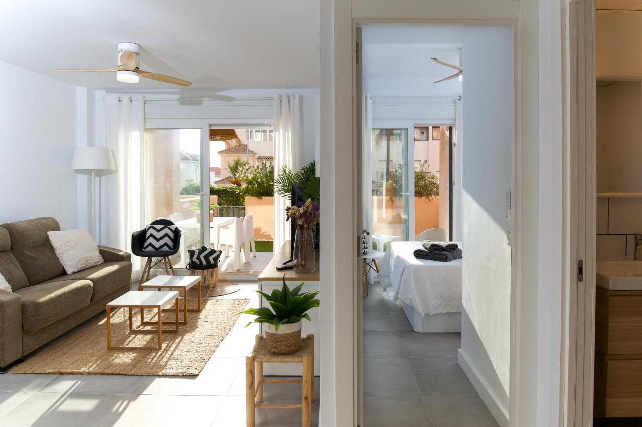 Surf Apartment - Wifi - Parking - Swimming Pool - Patio - Garden Tarifa Bagian luar foto