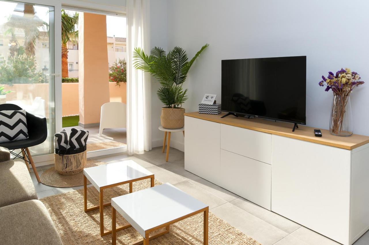 Surf Apartment - Wifi - Parking - Swimming Pool - Patio - Garden Tarifa Bagian luar foto