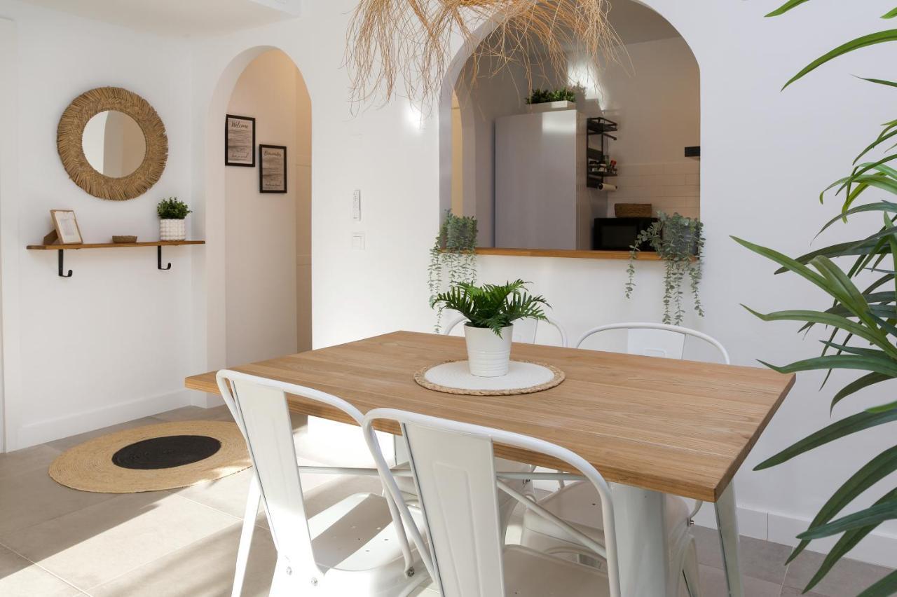 Surf Apartment - Wifi - Parking - Swimming Pool - Patio - Garden Tarifa Bagian luar foto
