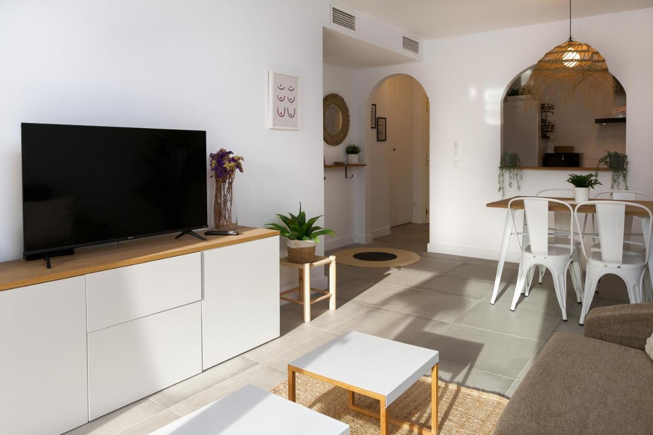 Surf Apartment - Wifi - Parking - Swimming Pool - Patio - Garden Tarifa Bagian luar foto