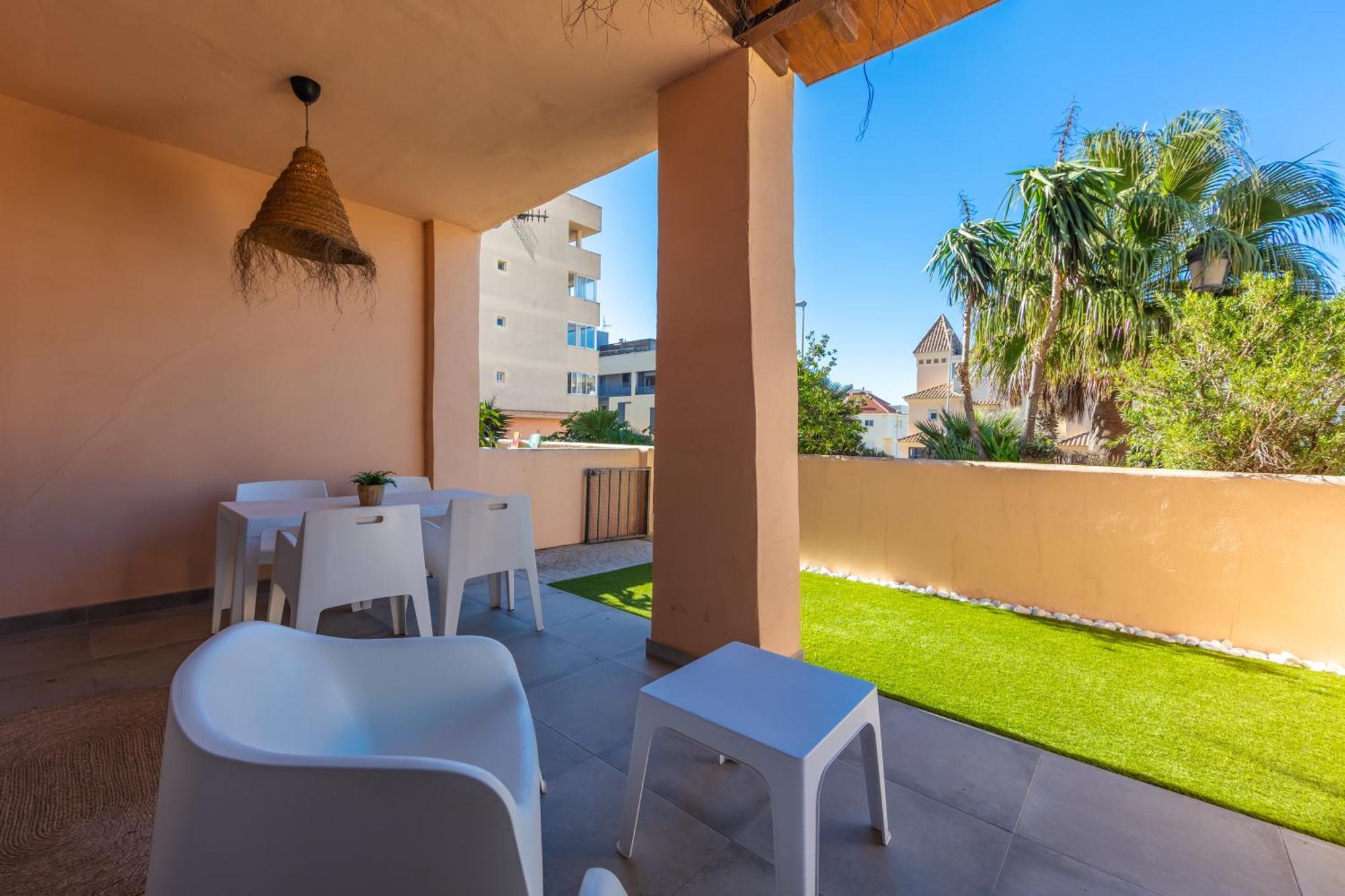 Surf Apartment - Wifi - Parking - Swimming Pool - Patio - Garden Tarifa Bagian luar foto
